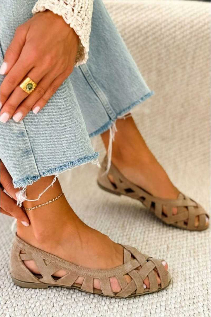 Hina | Platta sandaler med öppen tå och flätat material