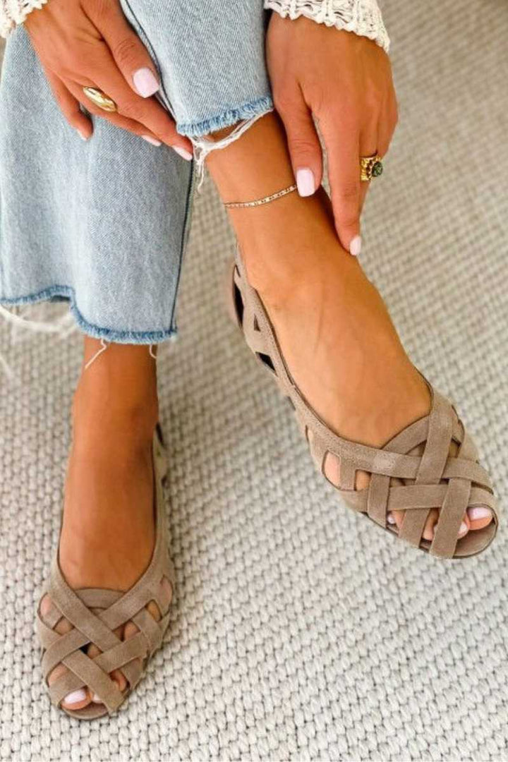 Hina | Platta sandaler med öppen tå och flätat material