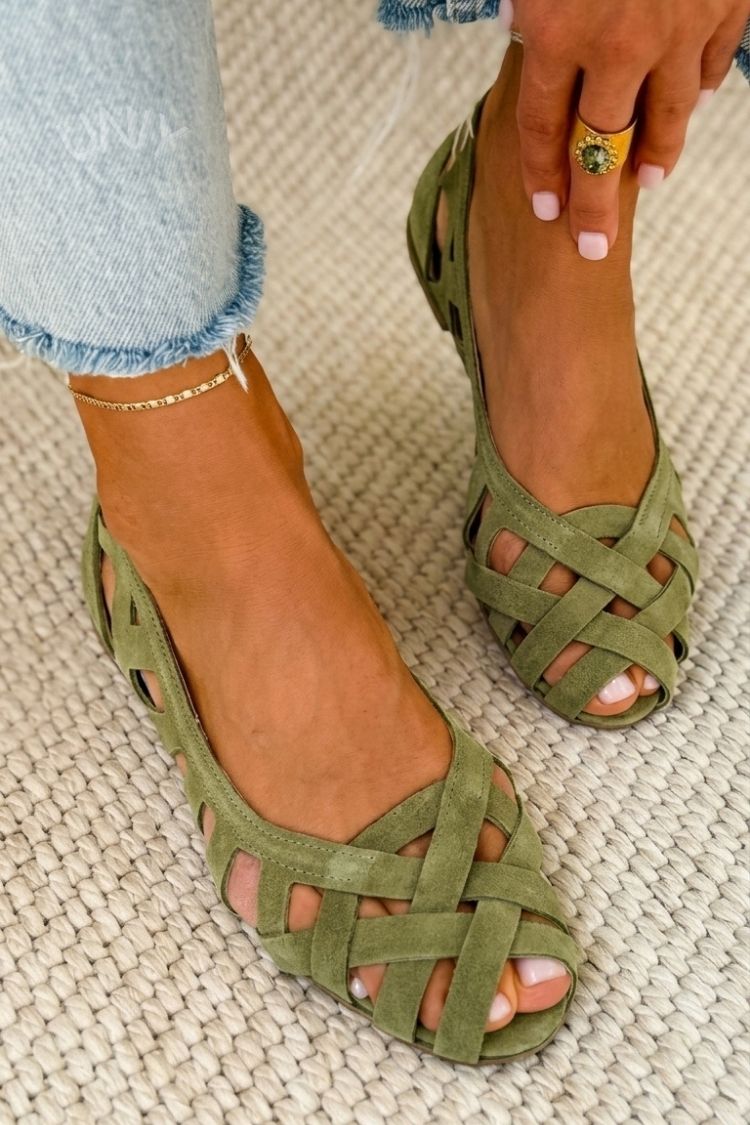 Hina | Platta sandaler med öppen tå och flätat material