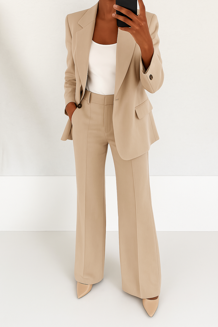 Klara | Elegant kostym med figursydd passform