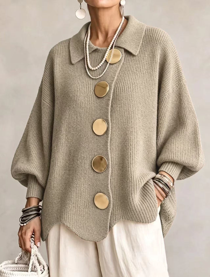 Freja | Oversize-kofta med stora metallknappar